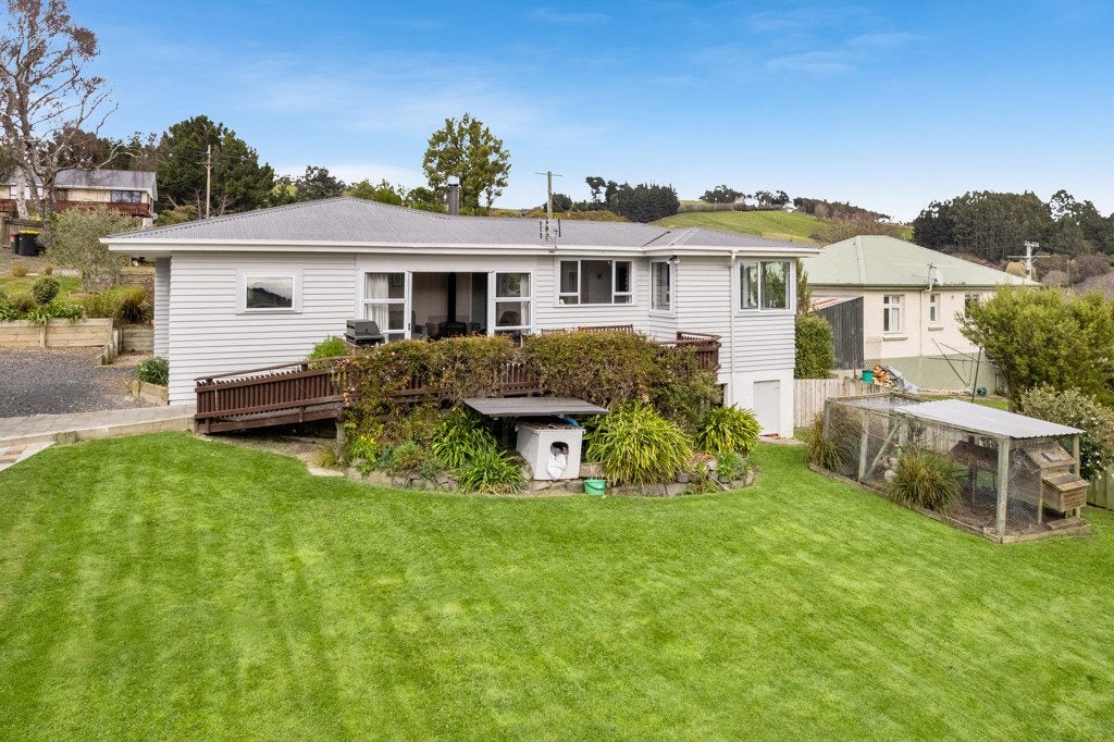 9 Tomkins Street, Green Island, Dunedin - Carousel 2