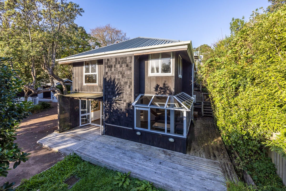42B Finch Street, Morningside, Auckland - Carousel 2