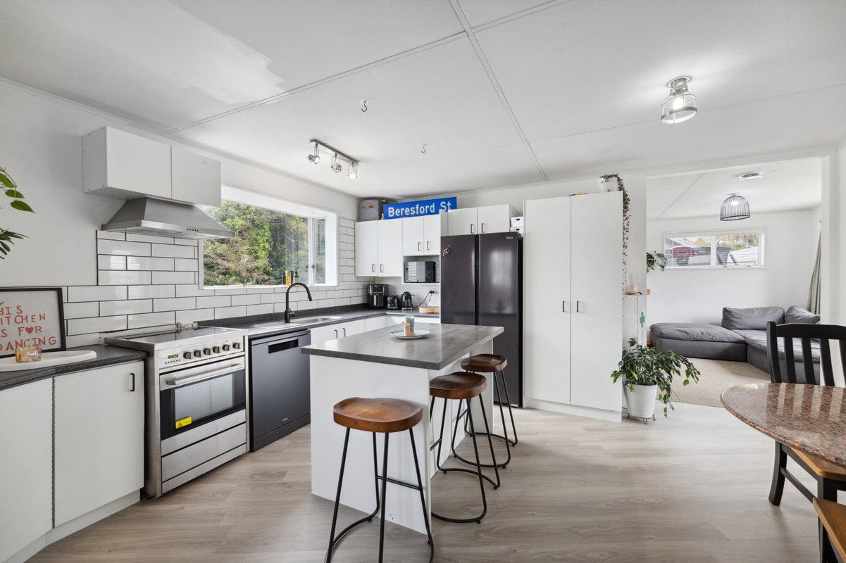 15 Frederick Street, Two Mile Bay, Taupo - Carousel 2