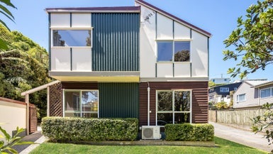 40 Glanmire Road, Newlands, Wellington - Carousel 1