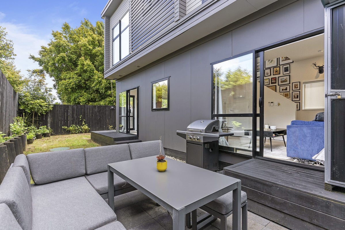 8C Edgar Pearce Place, Howick, Auckland - Carousel 2