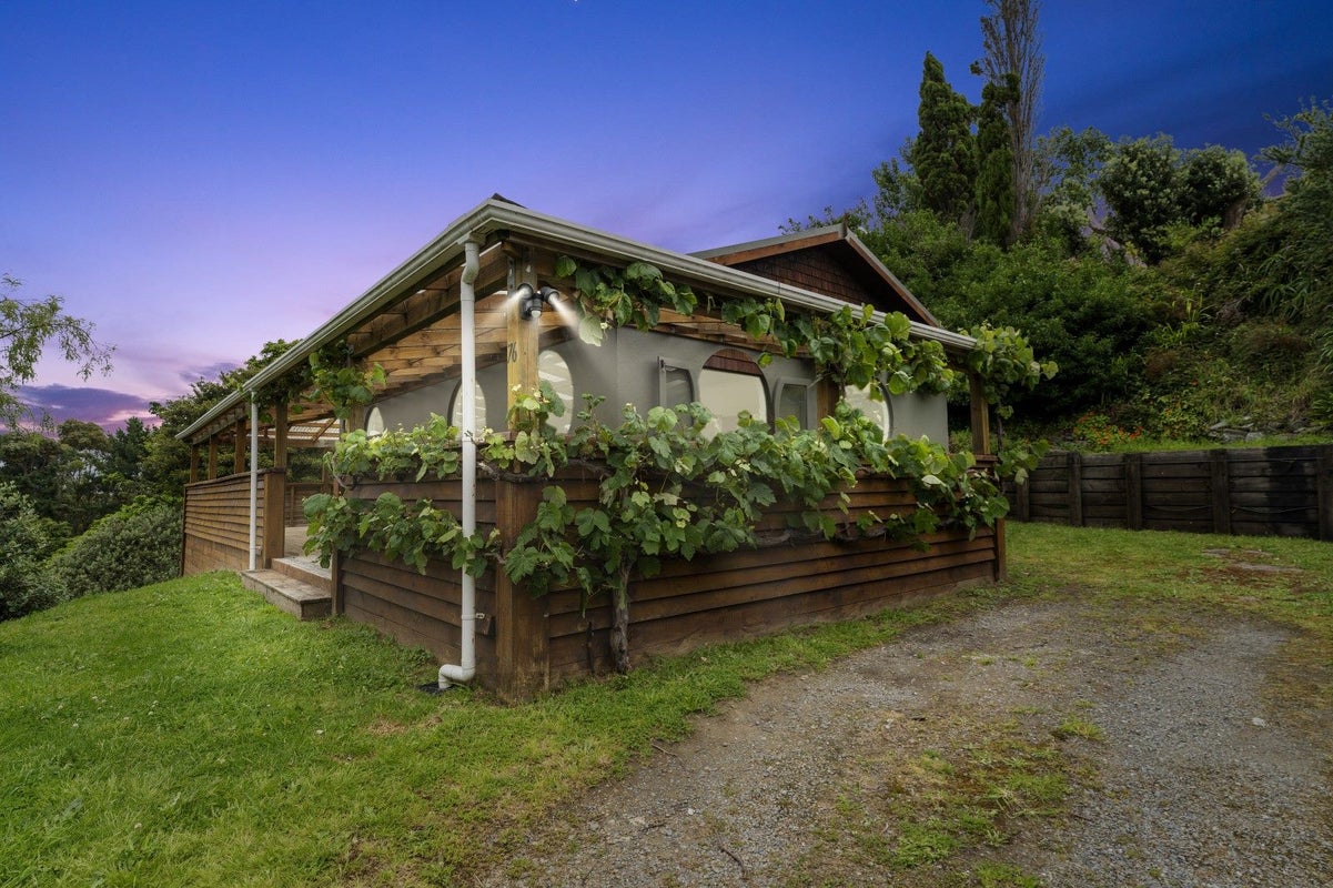 76 Leinster Avenue, Raumati South, Paraparaumu - Carousel 2