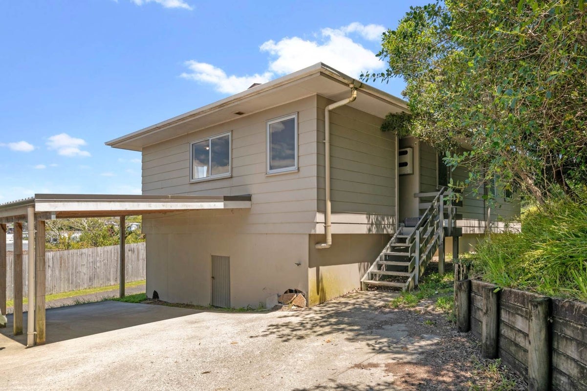 33 Lambrown Drive, Totara Vale, Auckland - Carousel 11