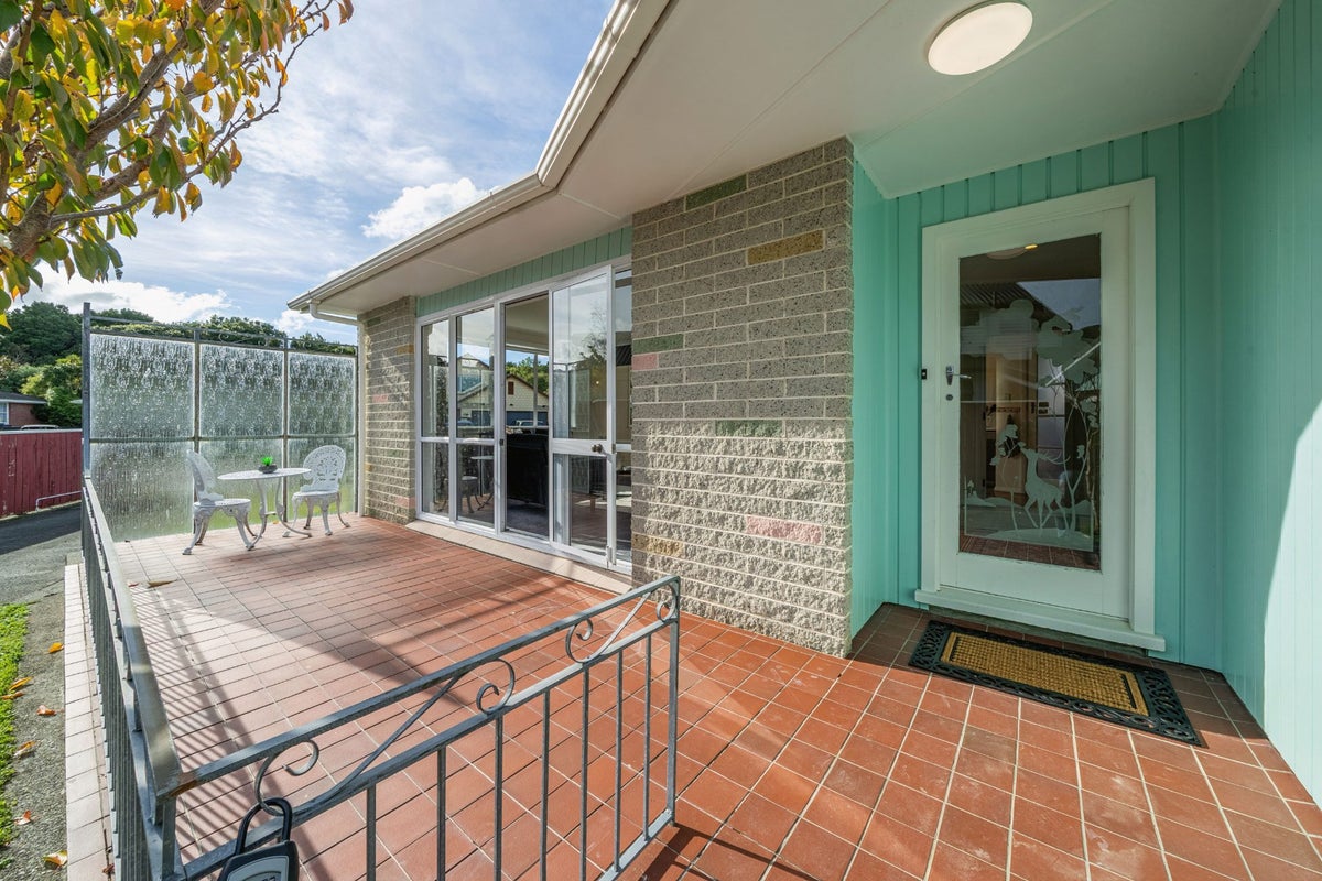 13 Whirinaki Crescent, Heretaunga, Upper Hutt - Carousel 2