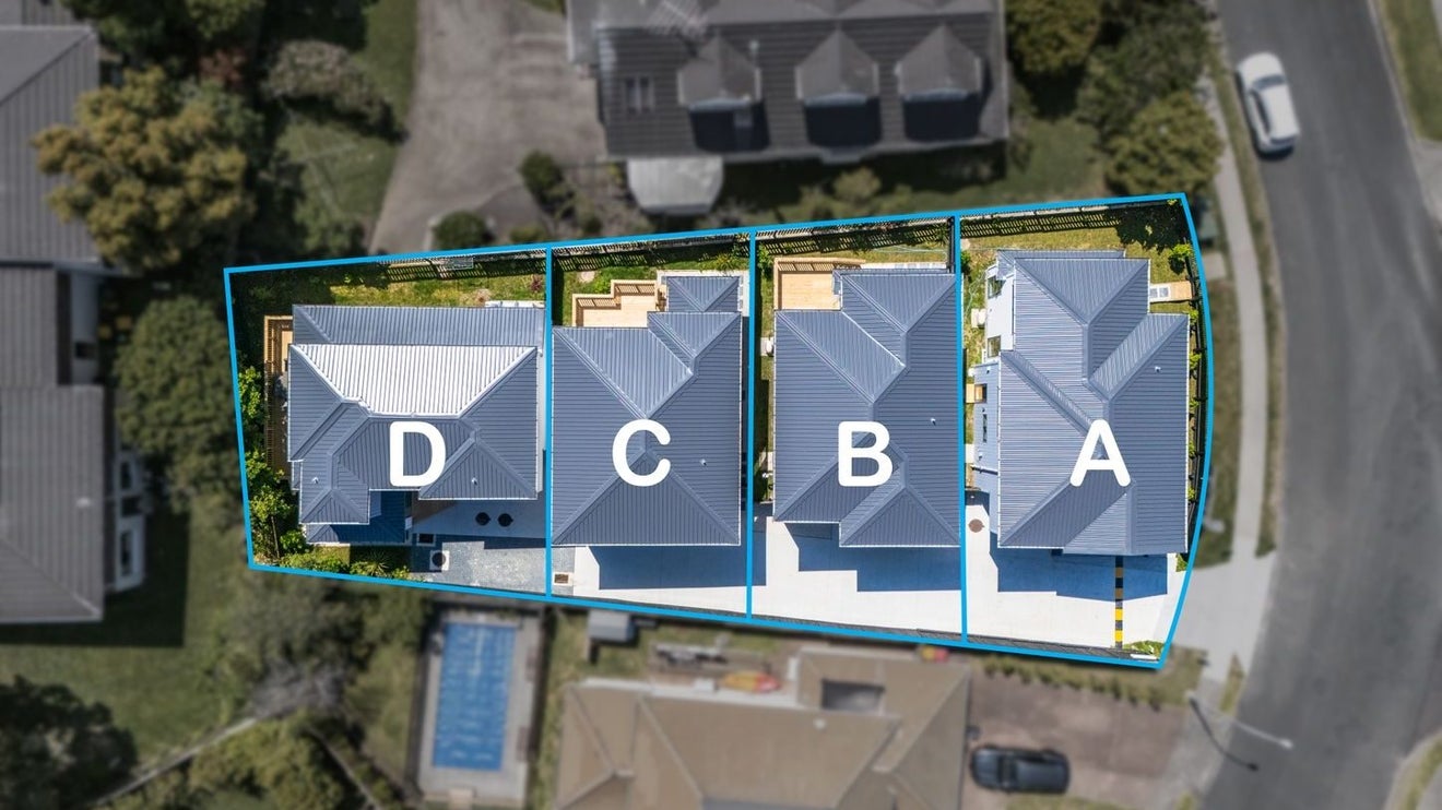 9D Penguin Drive, Murrays Bay, Auckland - Carousel 1