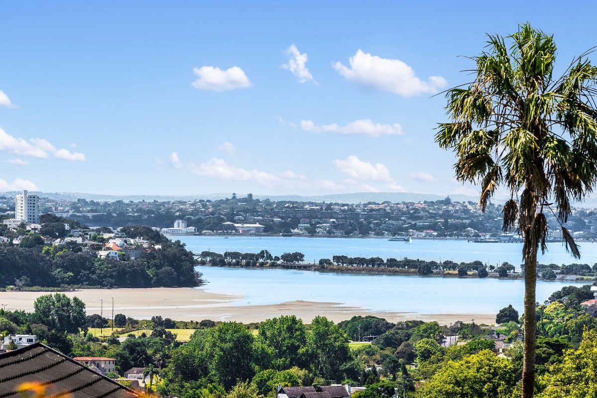 5 Garden Road, Remuera, Auckland - Carousel 2