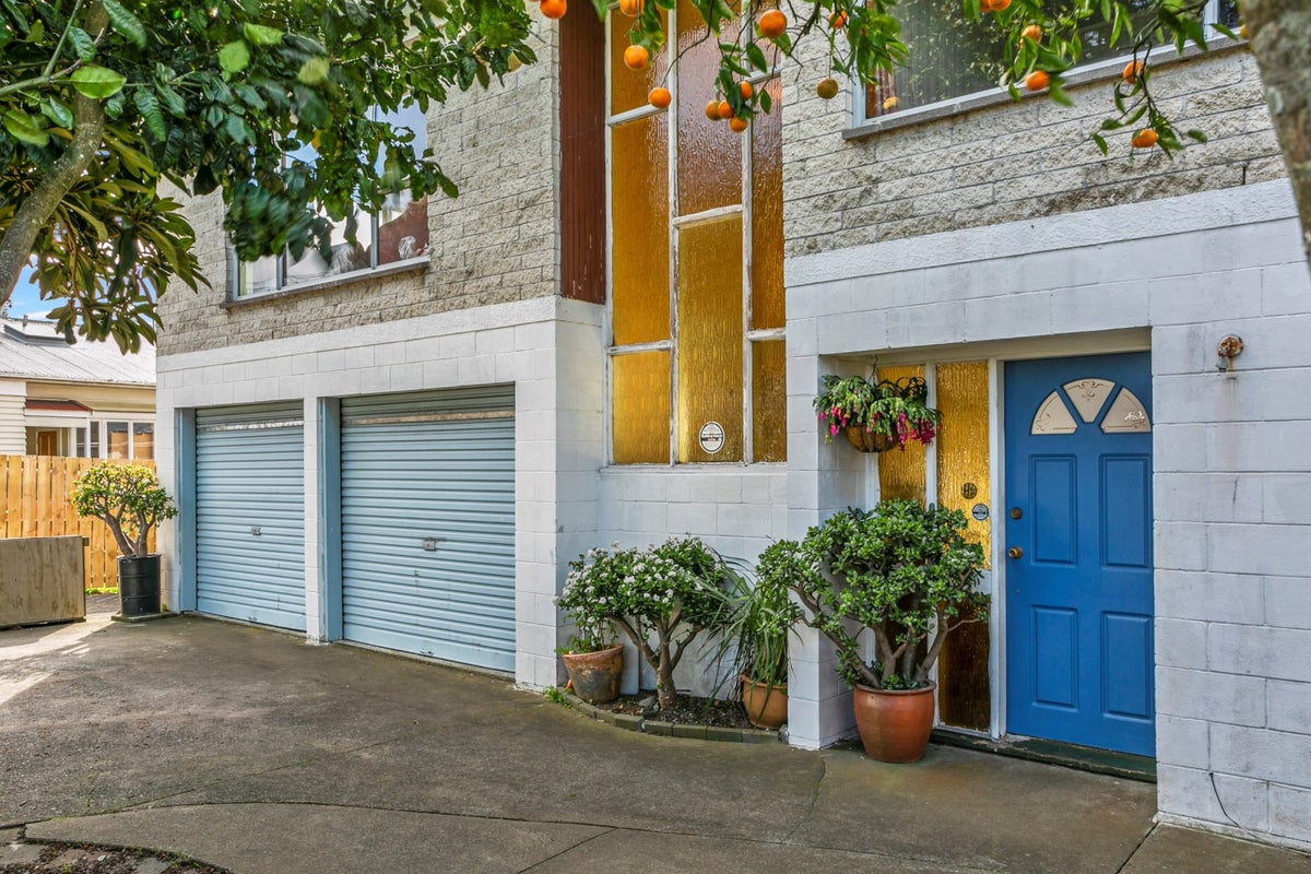 1/2 Roslyn Road, Mount Wellington, Auckland - Carousel 2