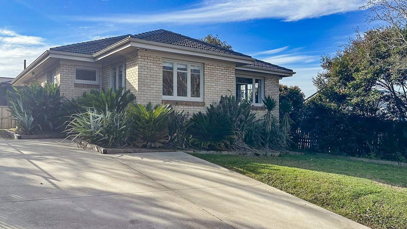 6 Ridout Street, Maeroa, Hamilton - Carousel 1