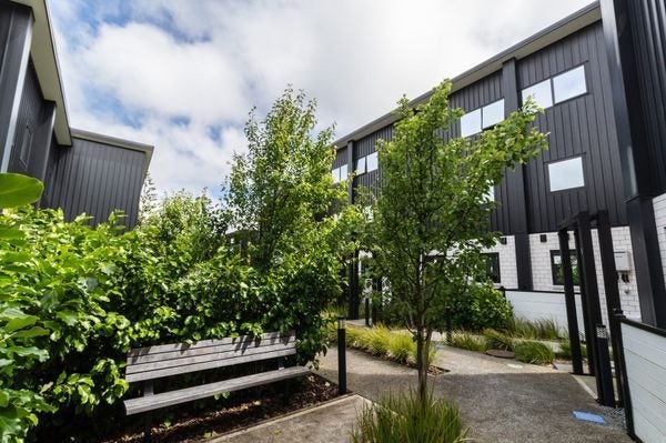 8/10 Avery Grove, Boulcott, Lower Hutt - Carousel 15