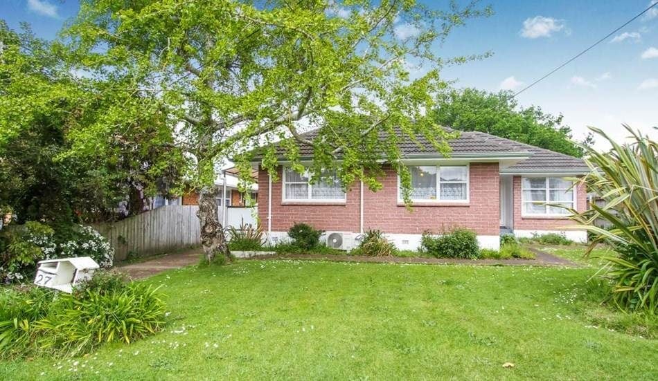 27 Tiroroa Avenue, Te Atatu South, Auckland - Carousel 1