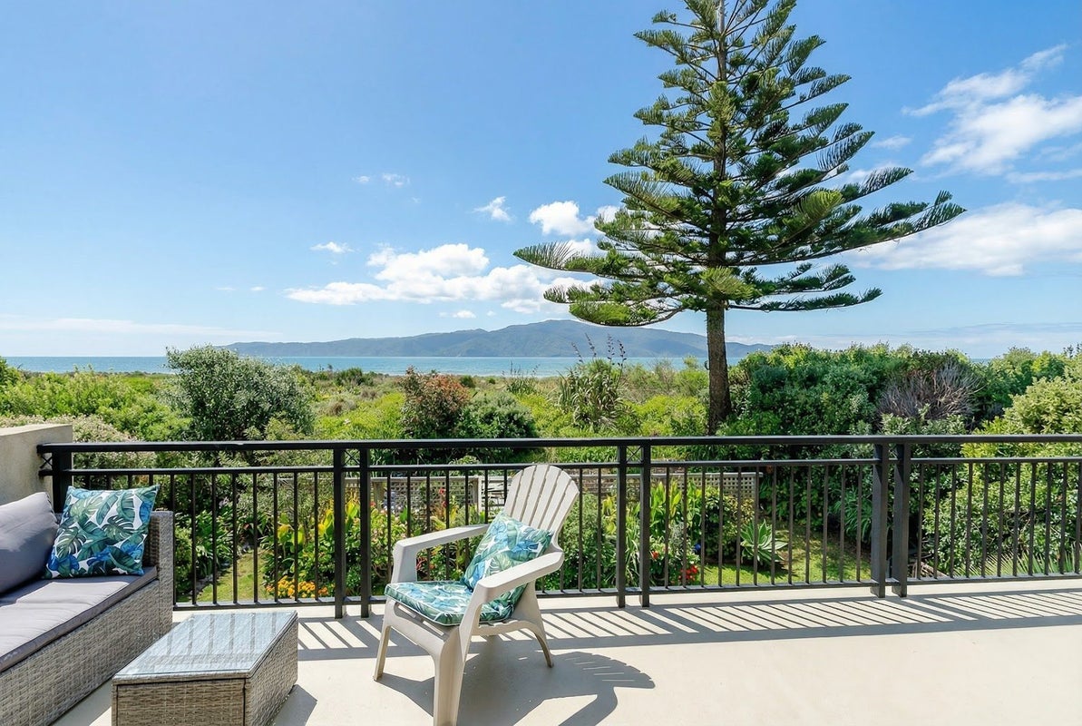 81 Manly Street, Paraparaumu Beach, Paraparaumu - Carousel 1
