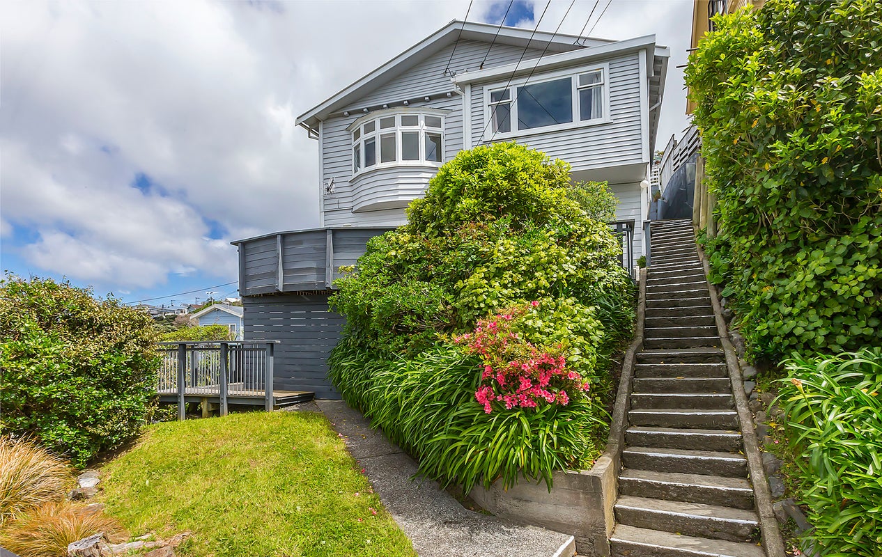 24 Belvedere Road, Hataitai, Wellington - Carousel 1