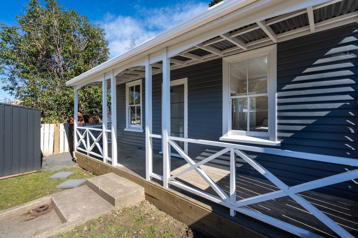396 Kaikorai Valley Road, Bradford, Dunedin - Carousel 2