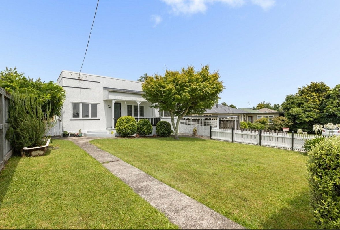 32 Bellevue Road, Brookfield, Tauranga - Carousel 2