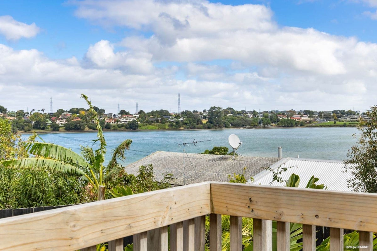 10 Cleary Road, Panmure, Auckland - Carousel 2