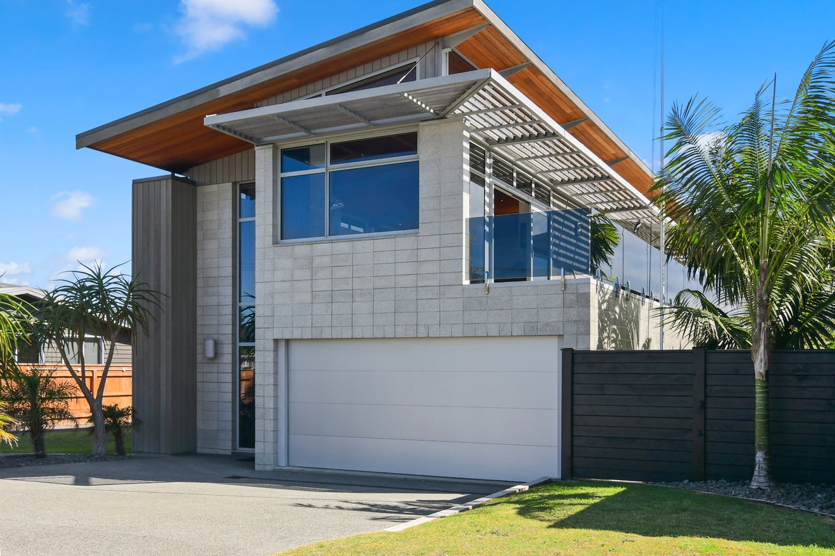 133 Barbara Avenue, Whangamata, Whangamata - Carousel 1