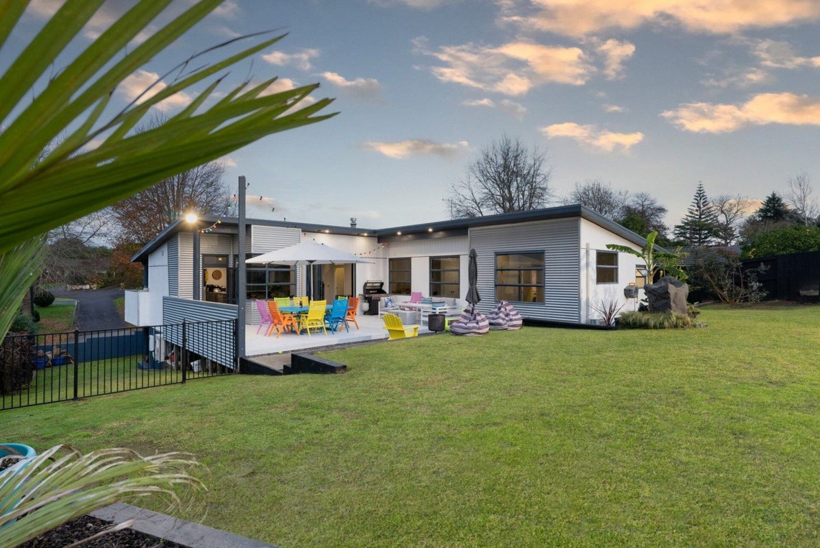 32 Grantston Drive, Pyes Pa, Tauranga - Carousel 1