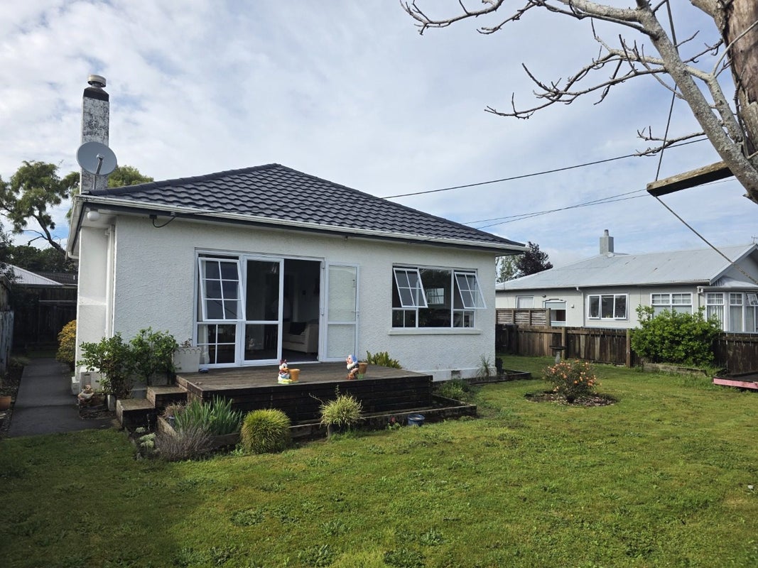 28 List Street, Welbourn, New Plymouth - Carousel 1