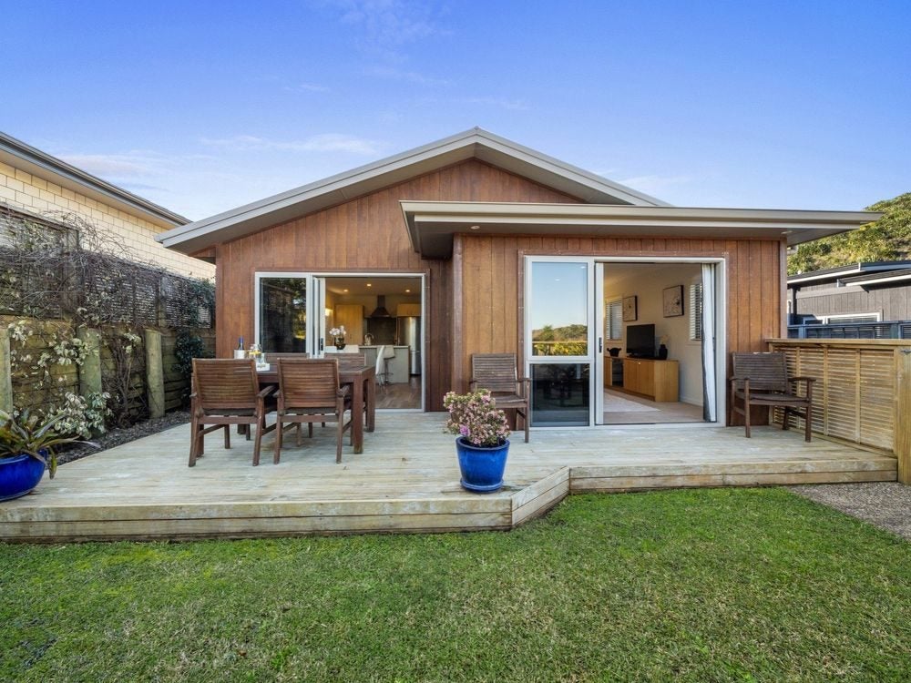 3 Lakeview Quay, Pyes Pa, Tauranga - Carousel 1