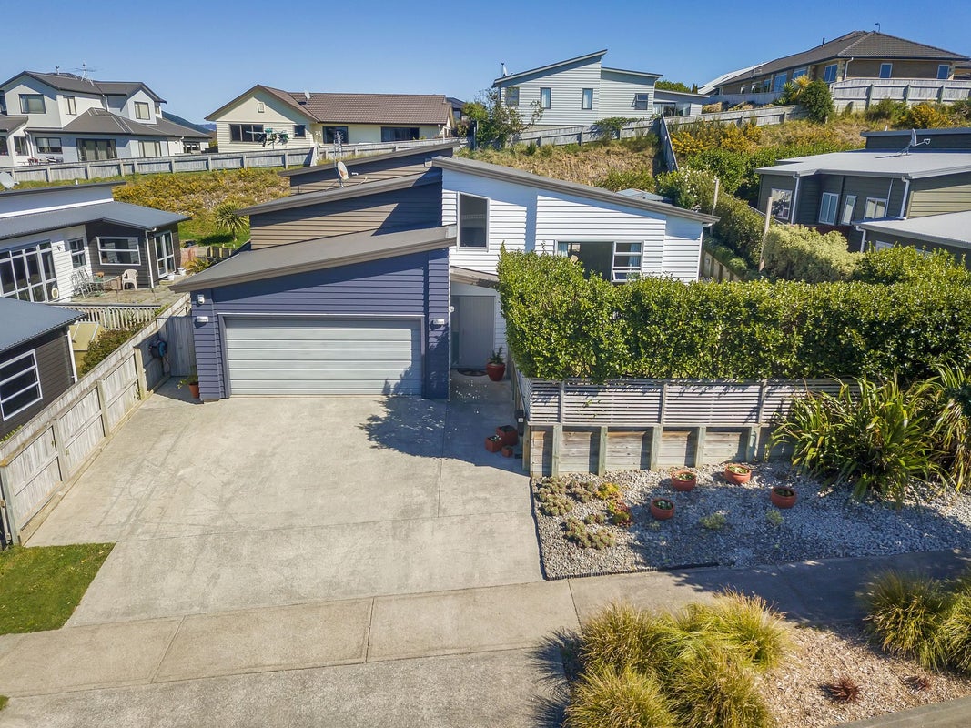 36 Tongariro Drive, Aotea, Porirua - Carousel 1