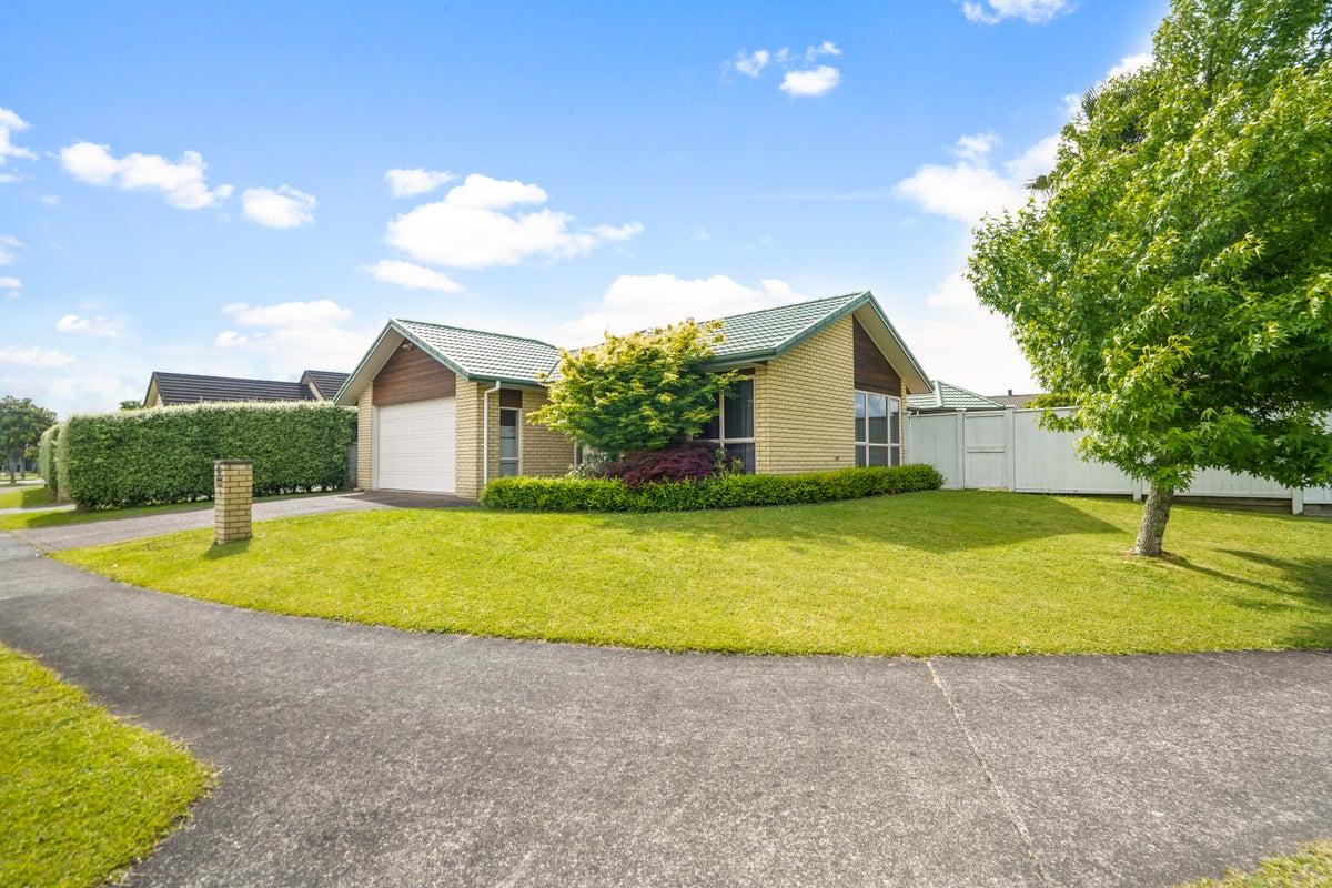 2 Milbrook Place, Chartwell, Hamilton - Carousel 1