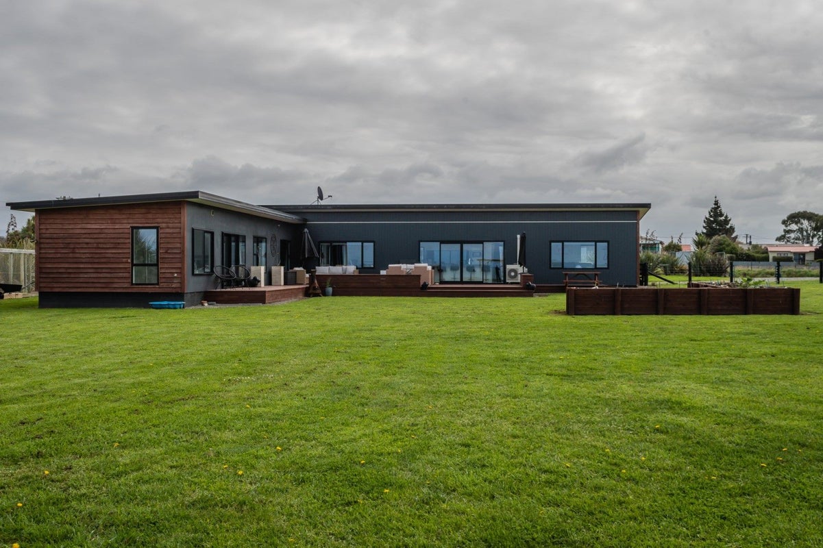 1 Baxter Avenue, St Andrews - Carousel 1