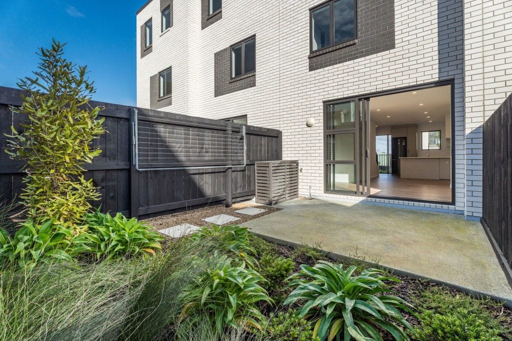 16 Tupuke Lane, Mount Roskill, Auckland - Carousel 22