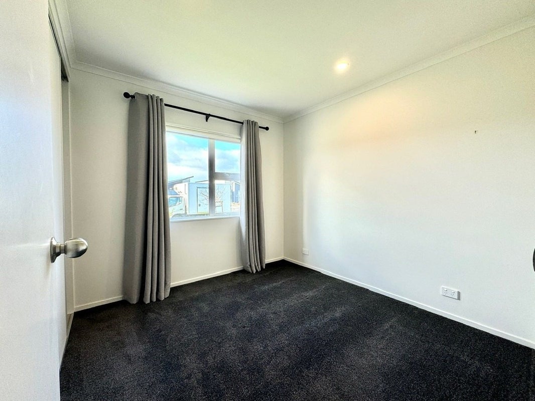 104 Kuaka Drive, Takanini, Auckland - Carousel 2