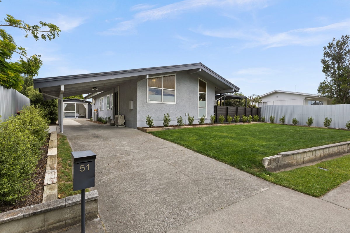 51 Lyttelton Crescent, Tamatea, Napier - Carousel 1