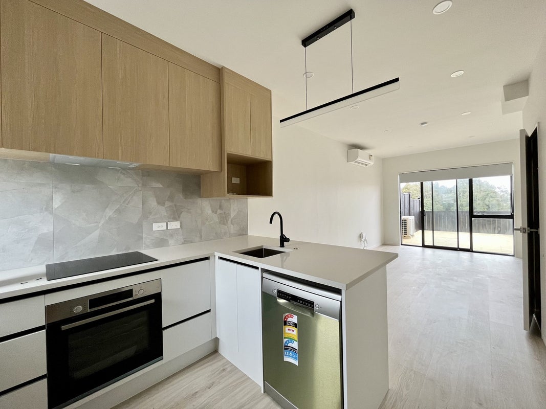 5 Rana Road, Flat Bush, Auckland - Carousel 2