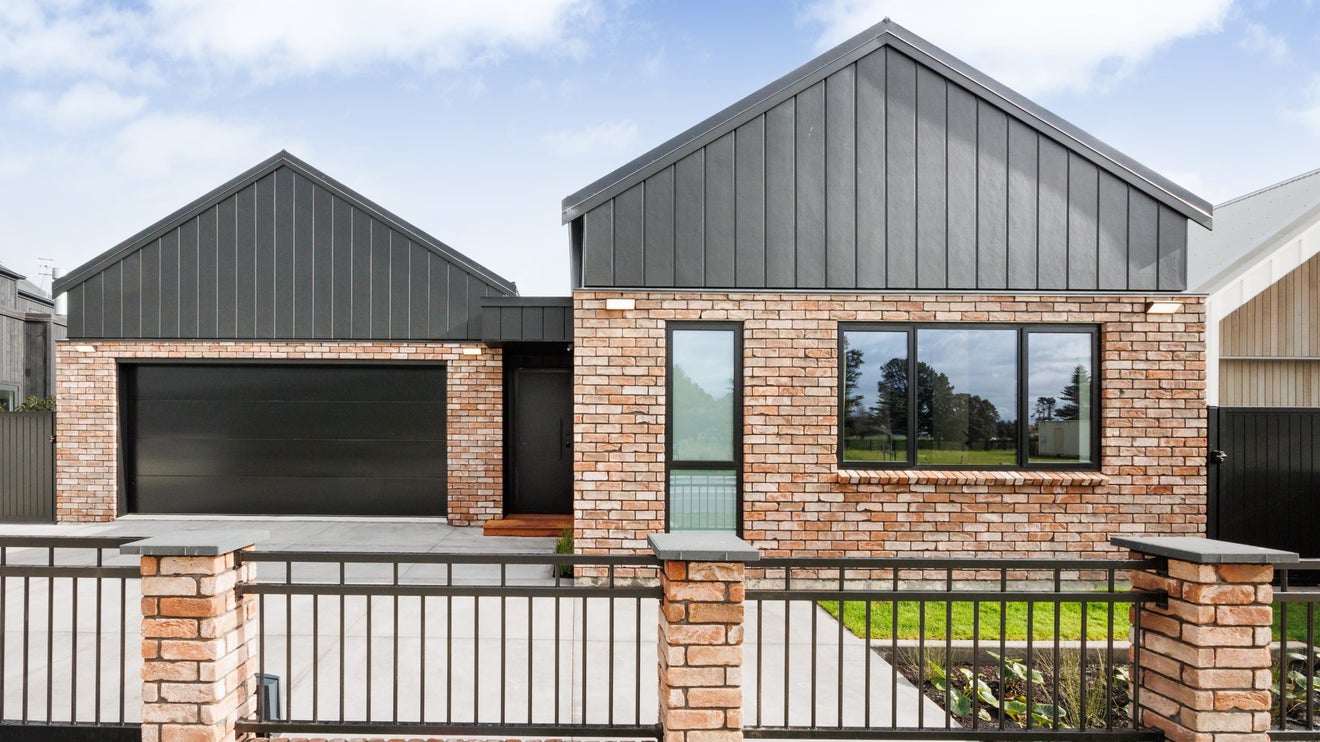 48 Kanuka Drive, Hokowhitu, Palmerston North - Carousel 1