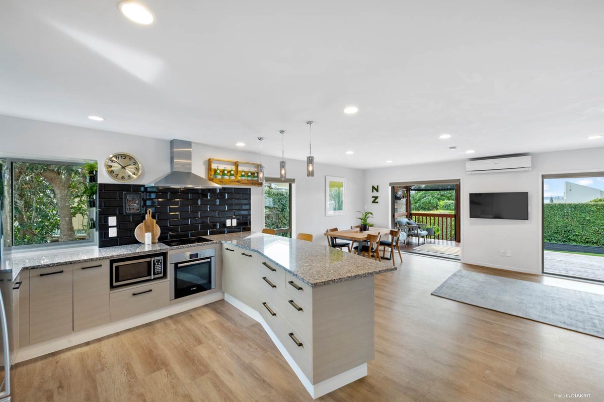 41 Karaka Road, Beachlands, Auckland - Carousel 2