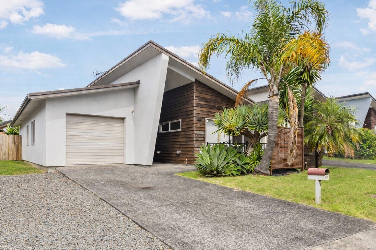 59A Aspiring Avenue, Flat Bush, Auckland - Carousel 2