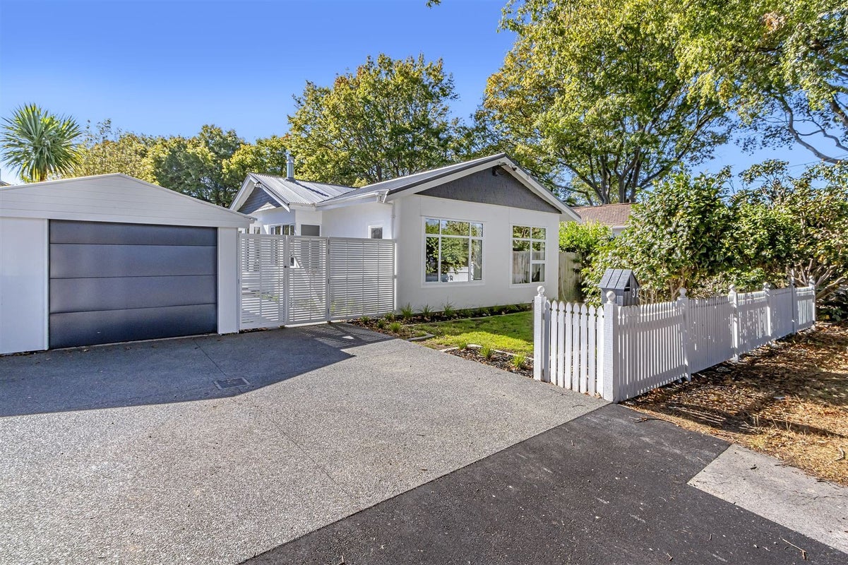 32 Massey Crescent, St Albans, Christchurch - Carousel 1