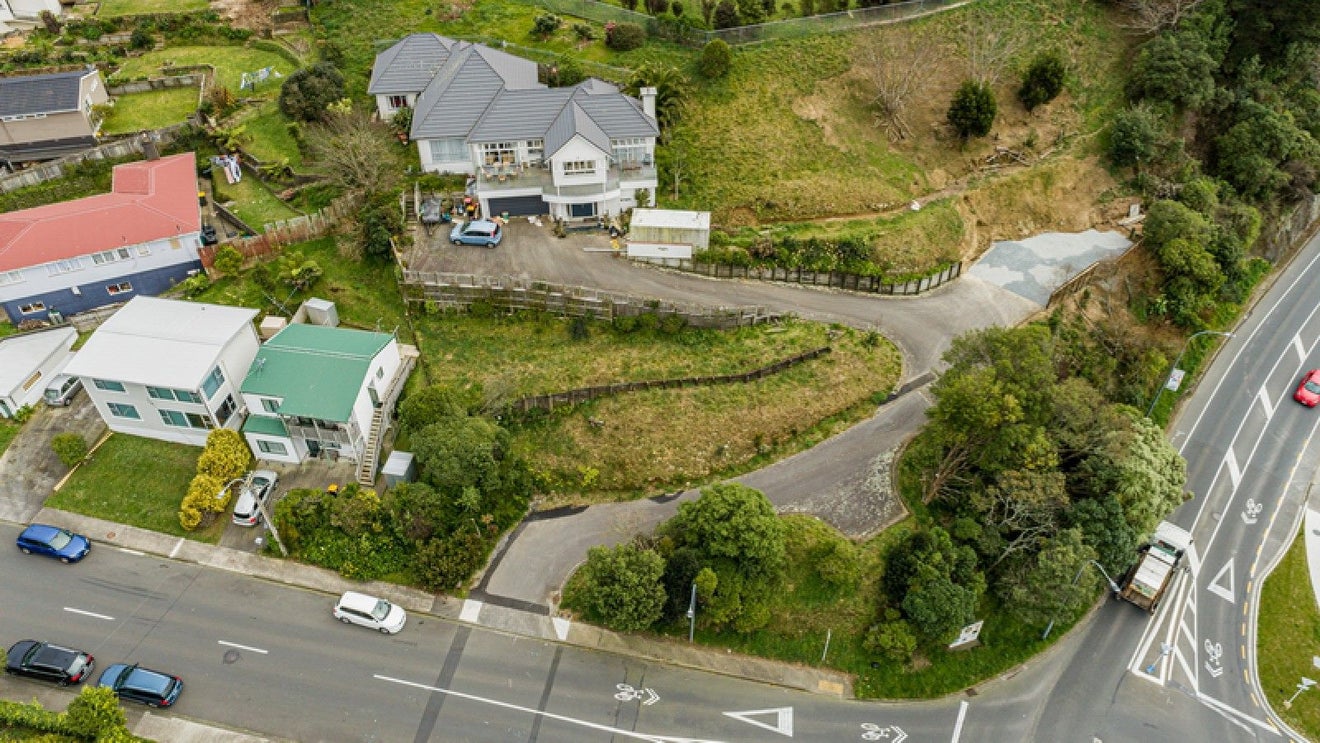 101 Redwood Avenue, Tawa, Wellington - Carousel 5