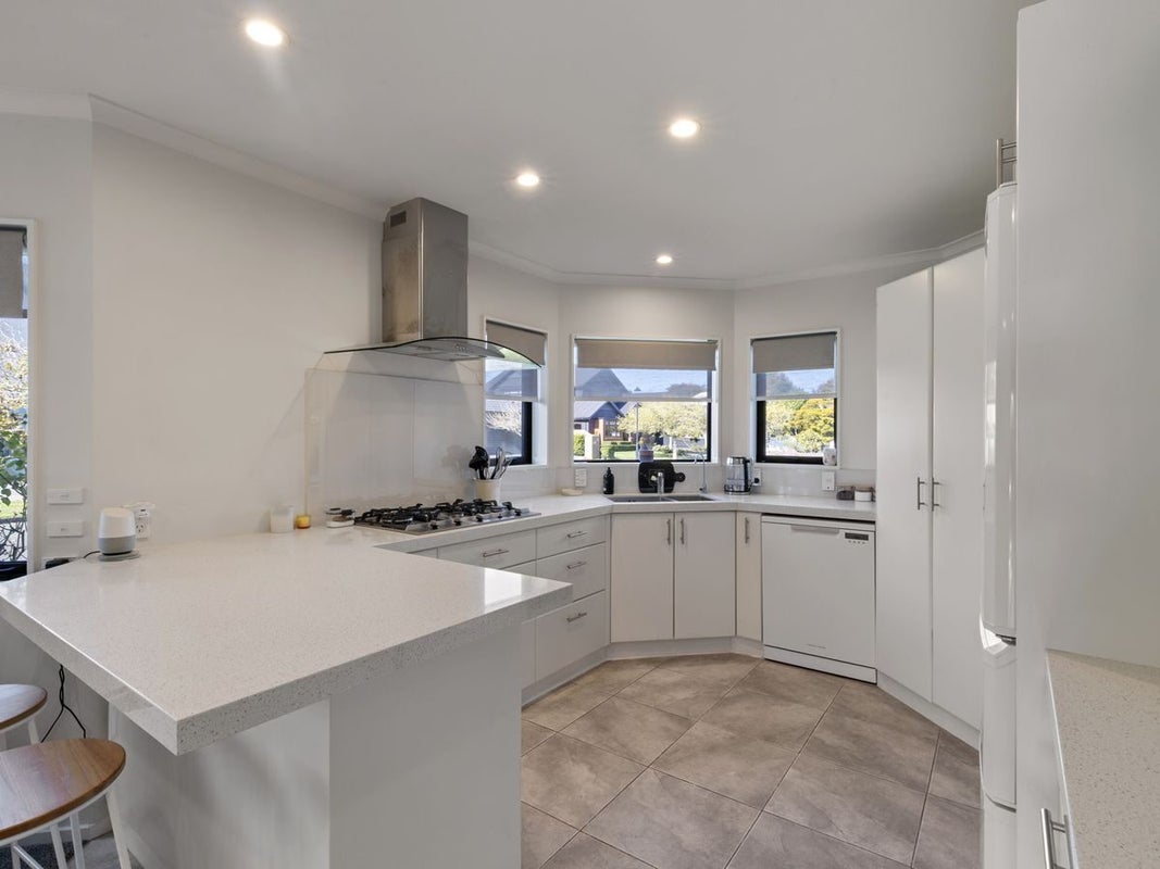 18 Dougherty Place, Hokowhitu, Palmerston North - Carousel 2