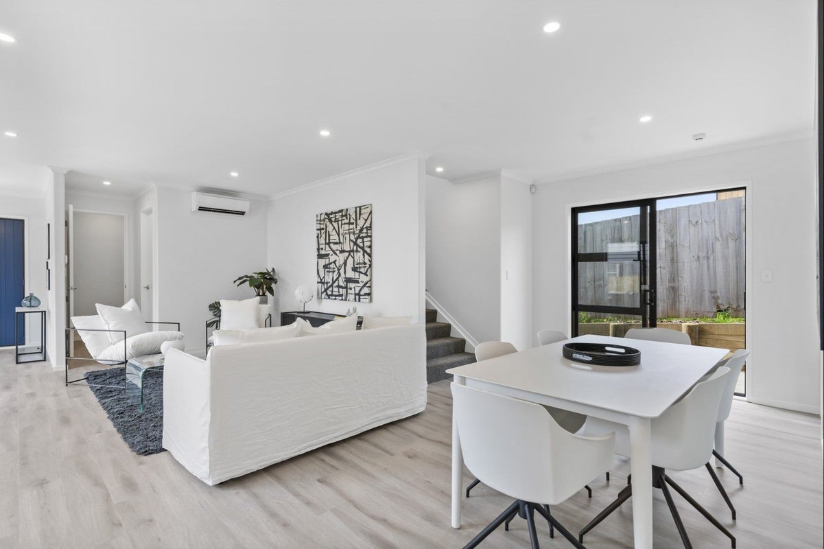 3C Tutuki Street, Waterview, Auckland - Carousel 2
