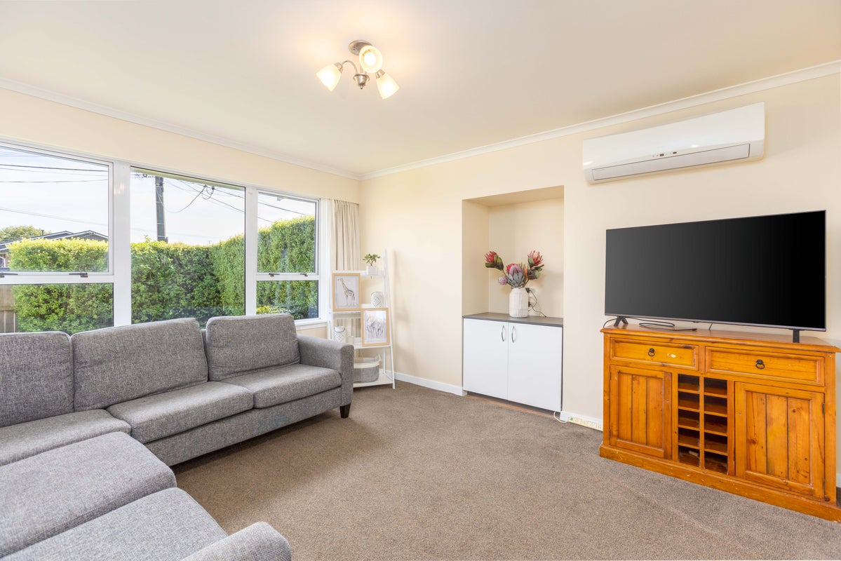 5 Strathfield Avenue, Dallington, Christchurch - Carousel 2
