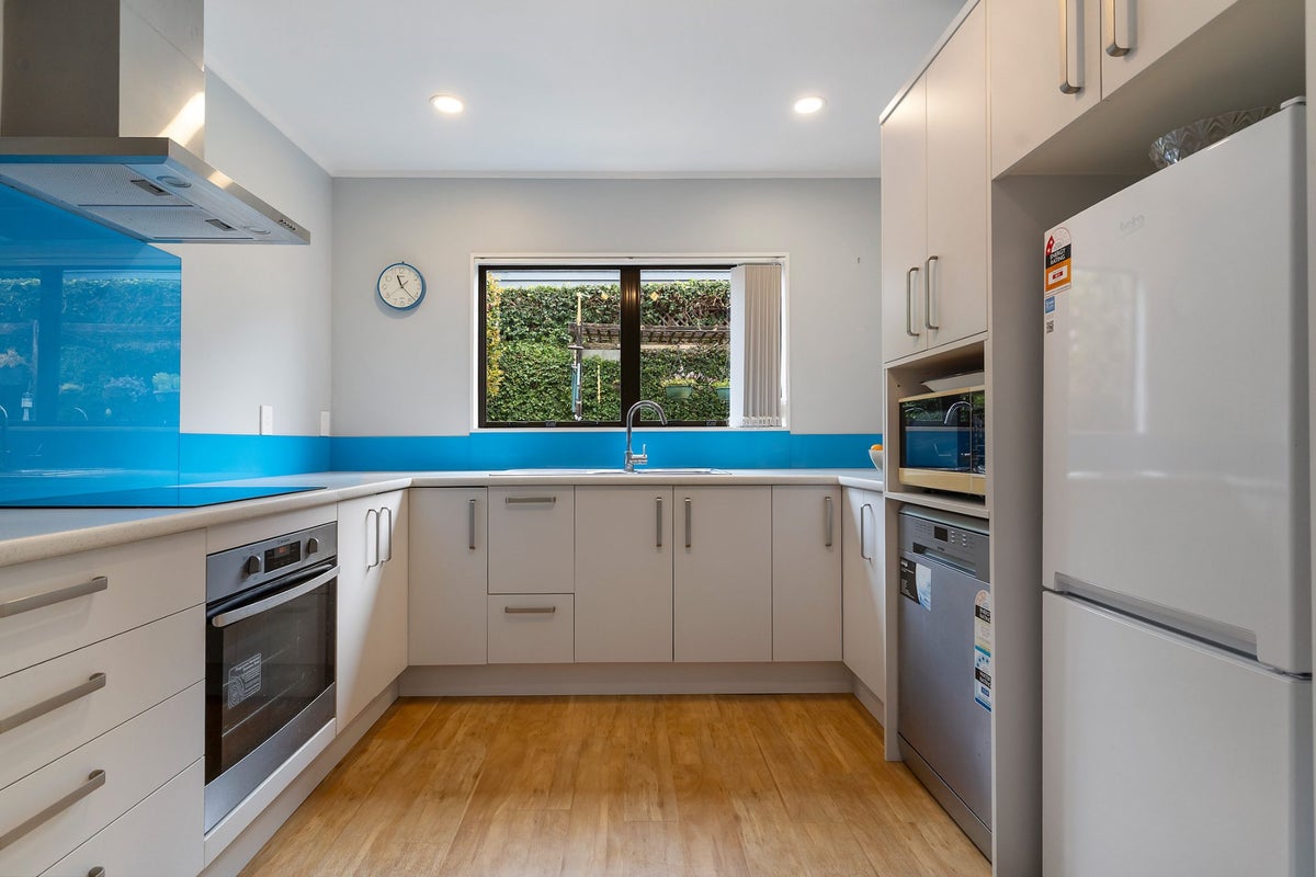 1/3 Cleve Road, Green Bay, Auckland - Carousel 2