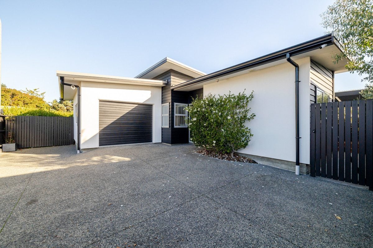 2A Alton Place, Hokowhitu, Palmerston North - Carousel 1