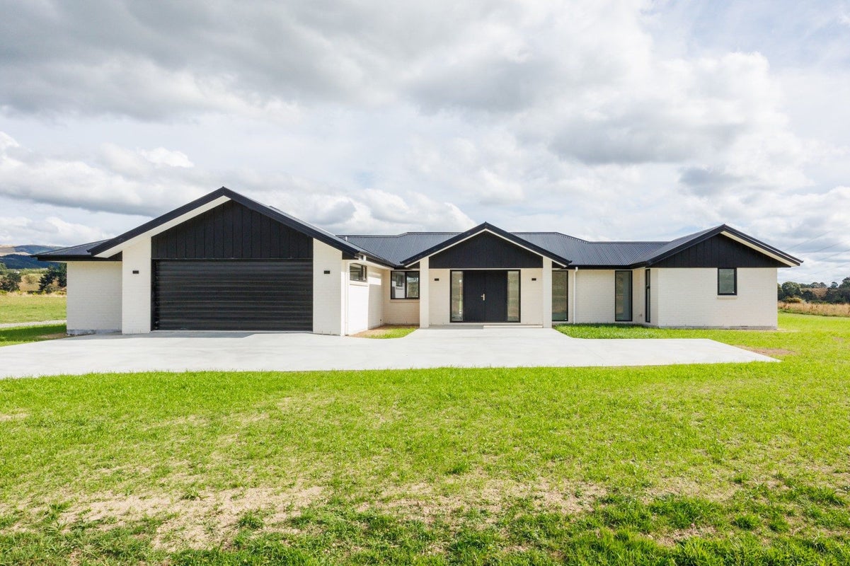 270 Valley Views, Fitzherbert, Palmerston North - Carousel 14
