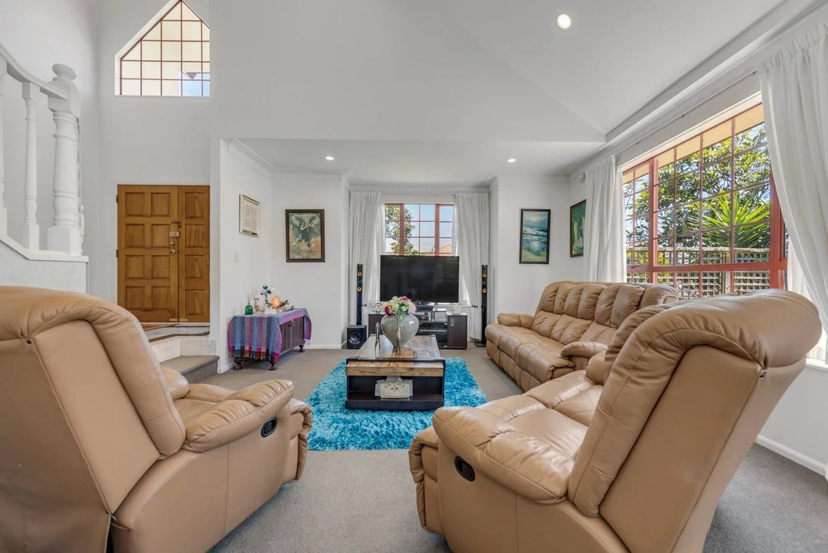 16 Bronte Place, Somerville, Auckland - Carousel 2