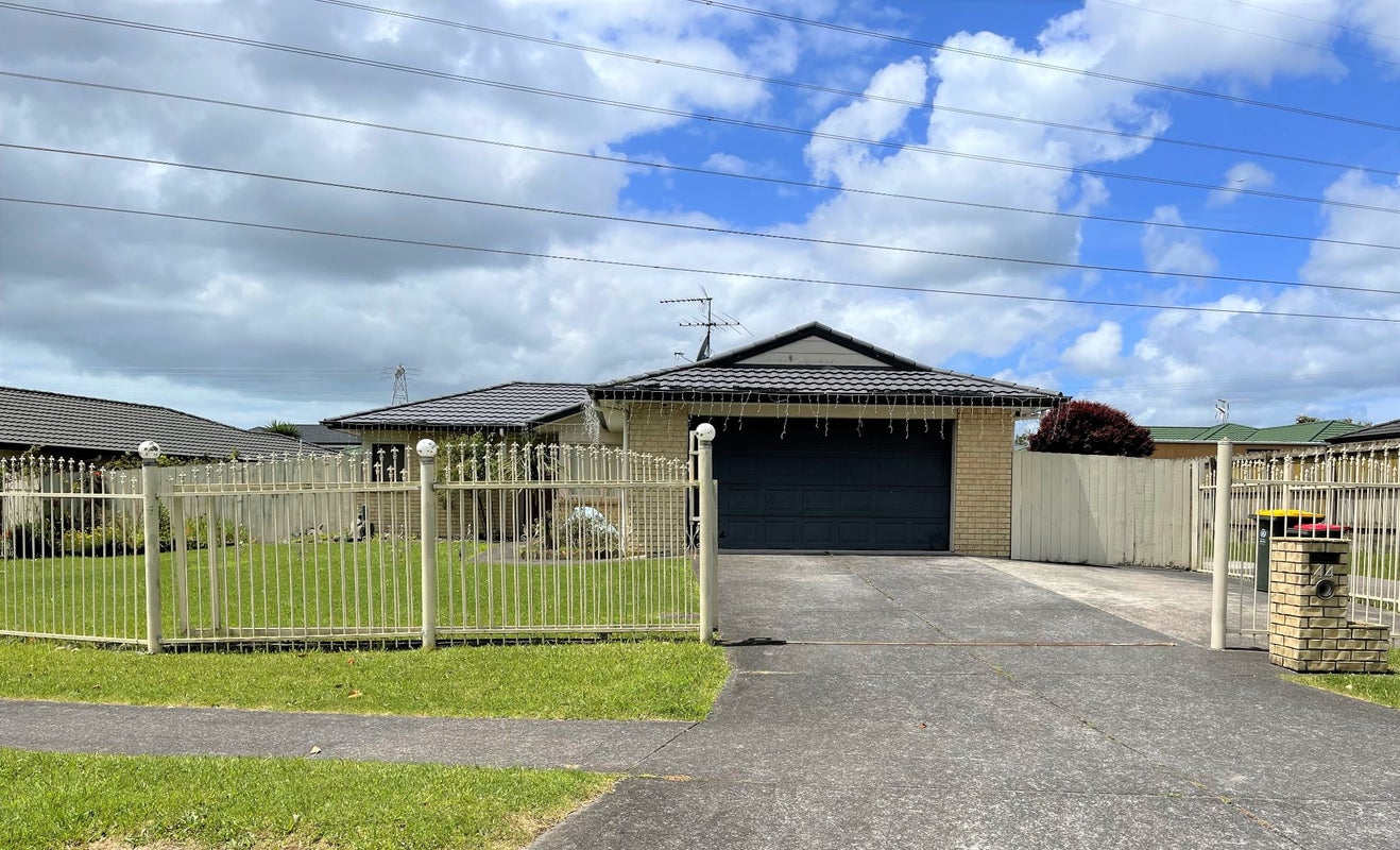 44 Medvale Avenue, Flat Bush, Auckland - Carousel 1