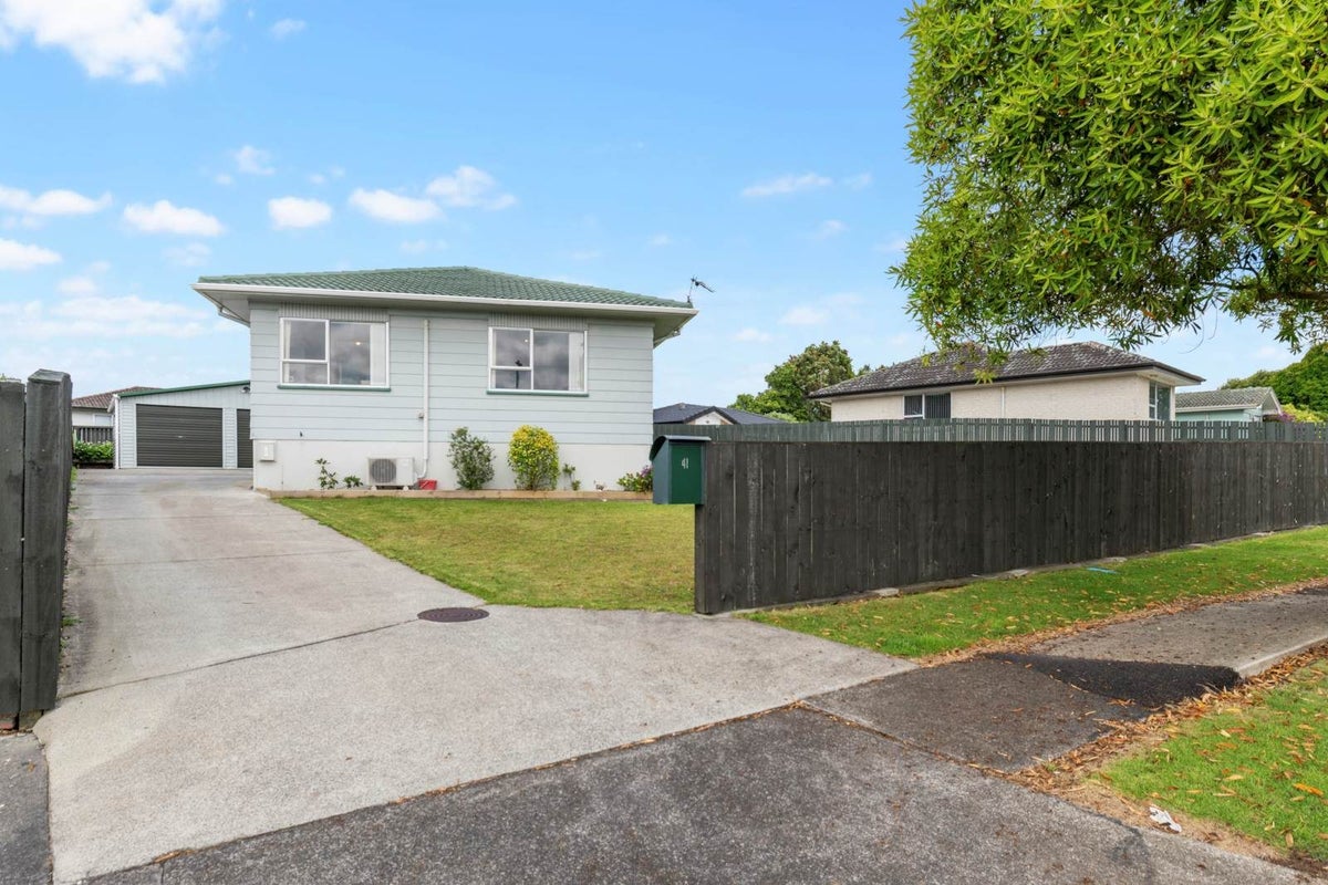 41 Alabaster Drive, Papatoetoe, Auckland - Carousel 1