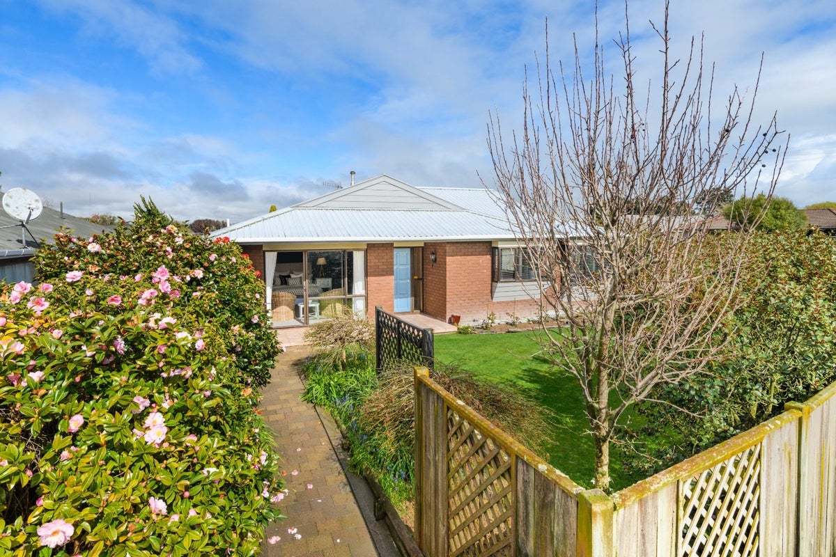 7 Mercury Street, Milson, Palmerston North - Carousel 2