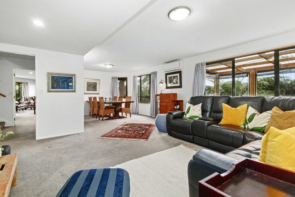 1 Avonlea Grove, Belmont, Lower Hutt - Carousel 2