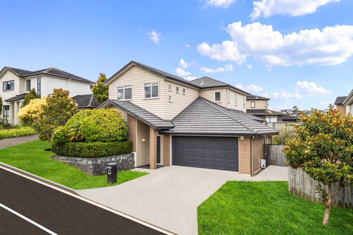 5 Viera Drive, Flat Bush, Auckland - Carousel 1