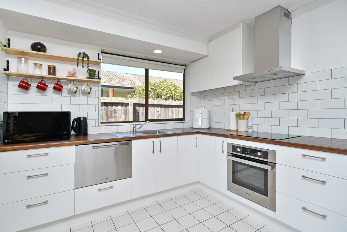 97 Bayswater Crescent, Bromley, Christchurch - Carousel 2
