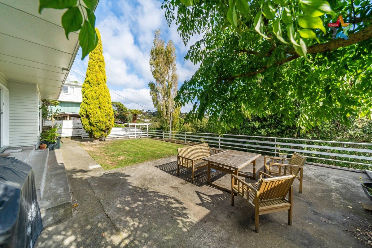 19 Thomas Street, Stokes Valley, Lower Hutt - Carousel 2