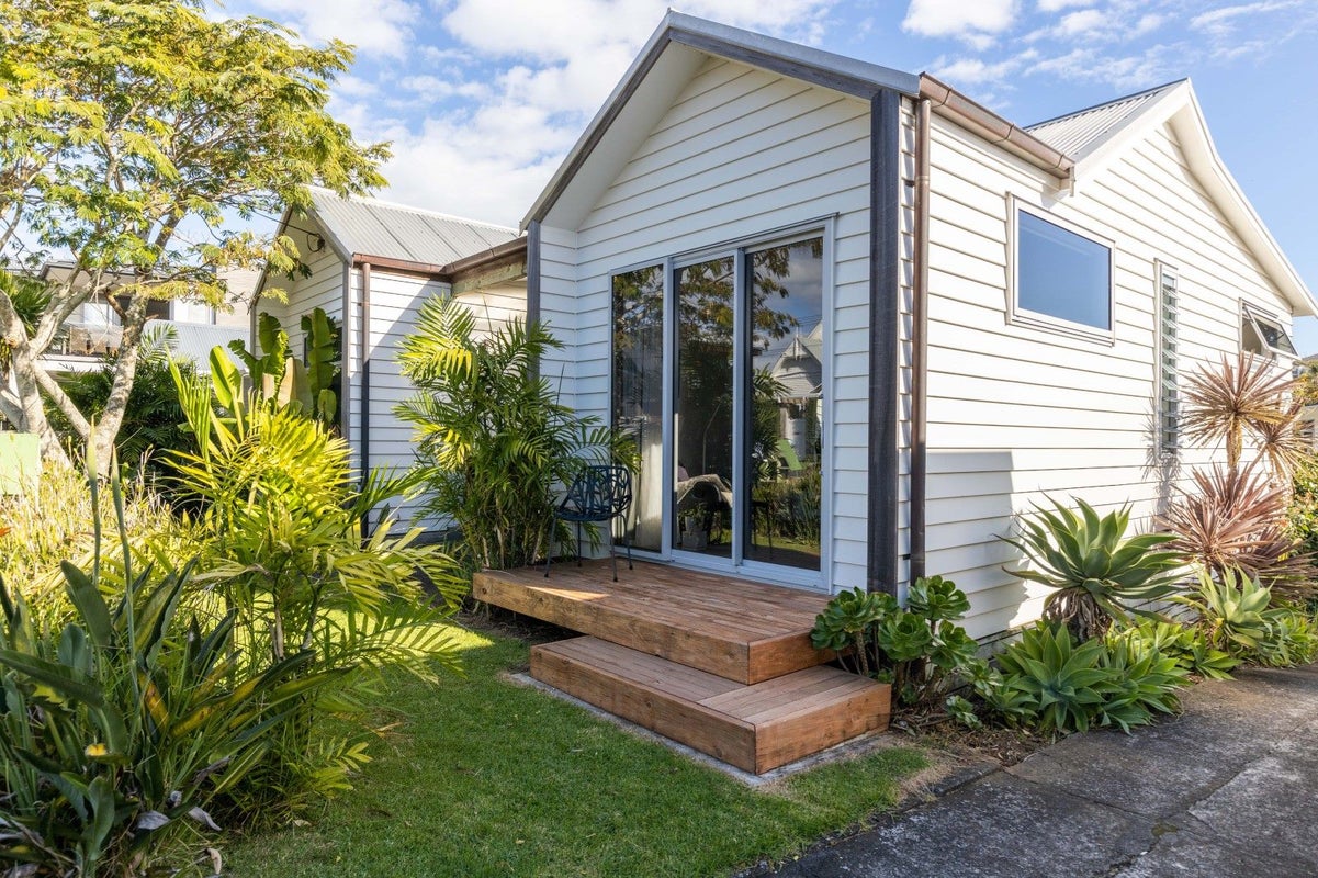 8 Autere Street, Strandon, New Plymouth - Carousel 2